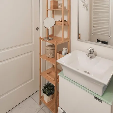 Ad Arco Della Pace アパート